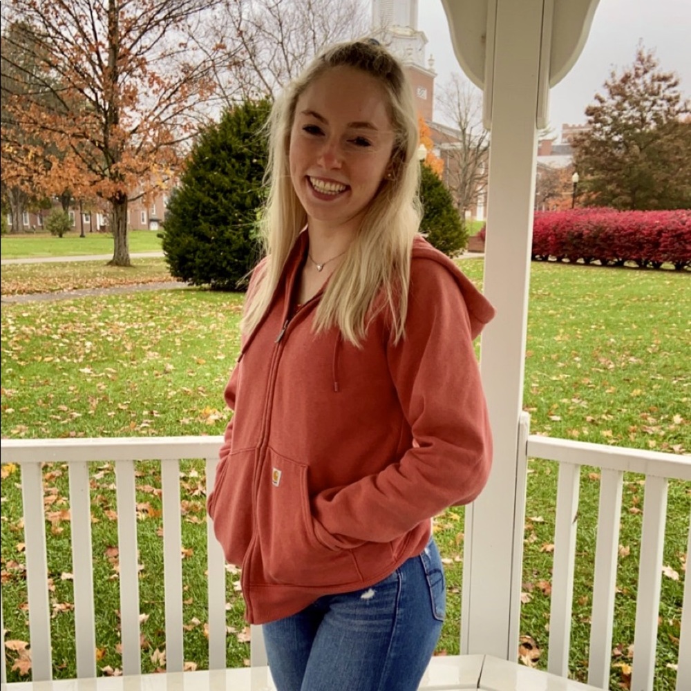 Meet your Posher, Lauren